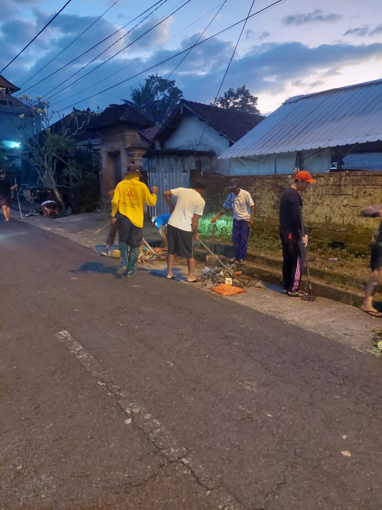 Giat Gotong Royong Masyarakat Desabaha Badung